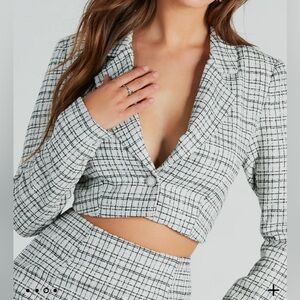 Tweed crop blazer